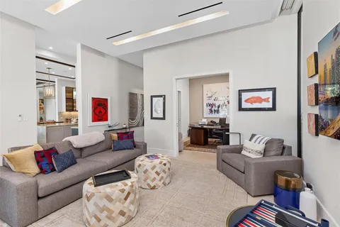 $13,995,000 | 100 Royal Palm Drive, Fort Lauderdale, FL 33301