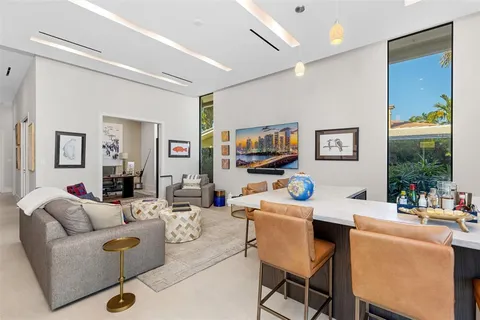 $13,995,000 | 100 Royal Palm Drive, Fort Lauderdale, FL 33301