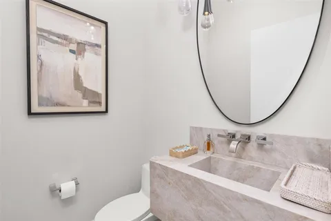 $13,995,000 | 100 Royal Palm Drive, Fort Lauderdale, FL 33301