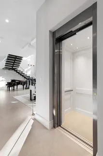 $13,995,000 | 100 Royal Palm Drive, Fort Lauderdale, FL 33301