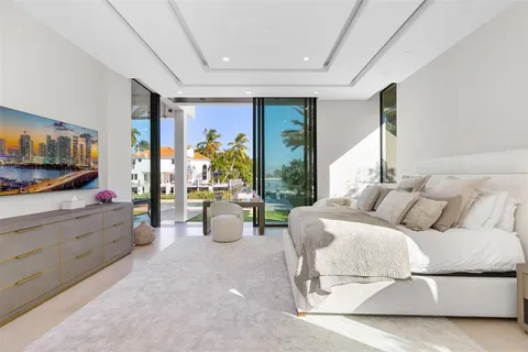 $13,995,000 | 100 Royal Palm Drive, Fort Lauderdale, FL 33301