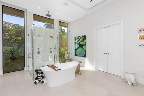 $13,995,000 | 100 Royal Palm Drive, Fort Lauderdale, FL 33301