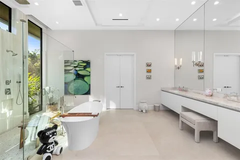 $13,995,000 | 100 Royal Palm Drive, Fort Lauderdale, FL 33301