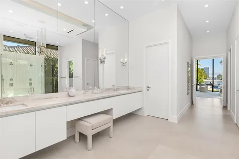 $13,995,000 | 100 Royal Palm Drive, Fort Lauderdale, FL 33301