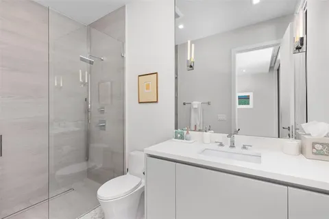 $13,995,000 | 100 Royal Palm Drive, Fort Lauderdale, FL 33301