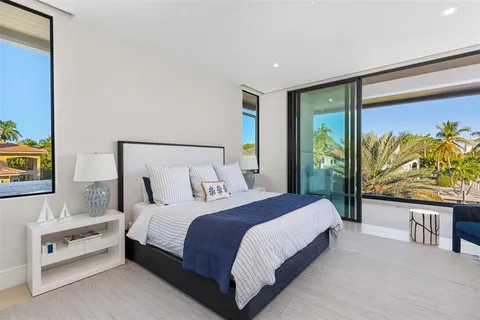 $13,995,000 | 100 Royal Palm Drive, Fort Lauderdale, FL 33301
