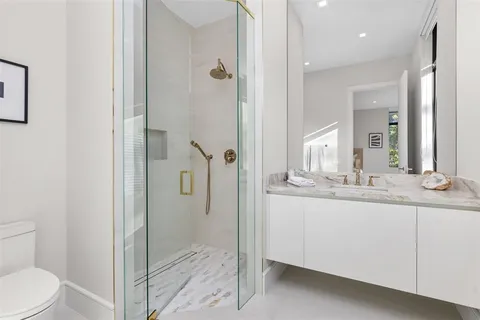 $13,995,000 | 100 Royal Palm Drive, Fort Lauderdale, FL 33301