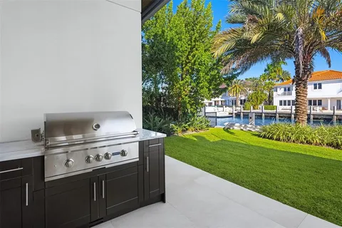 $13,995,000 | 100 Royal Palm Drive, Fort Lauderdale, FL 33301