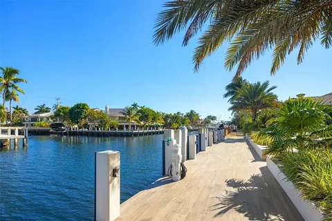 $13,995,000 | 100 Royal Palm Drive, Fort Lauderdale, FL 33301