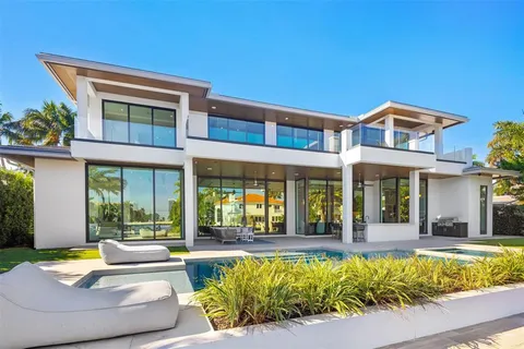 $13,995,000 | 100 Royal Palm Drive, Fort Lauderdale, FL 33301