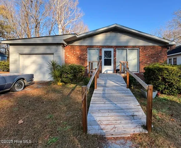 $75,000 | 201 South Brookwood Avenue, Rockingham, NC 28379