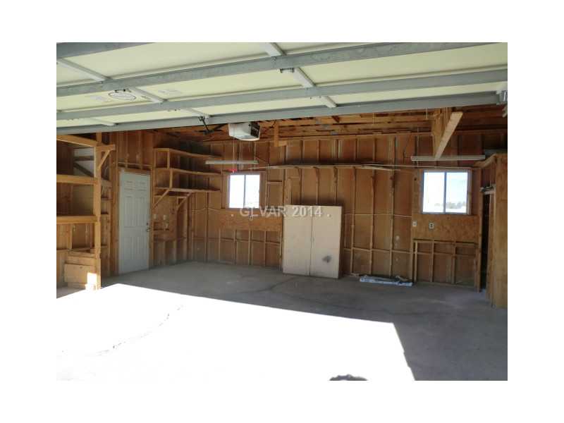 Garage.
