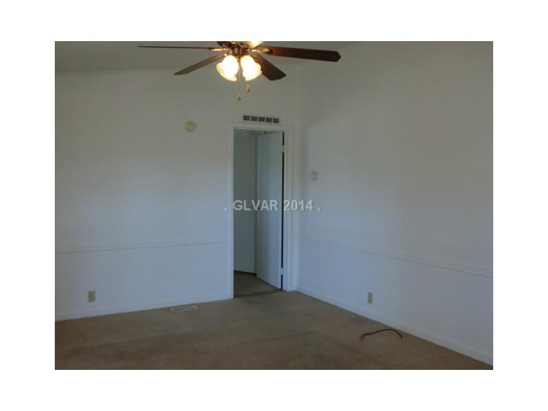1531 South Rio Pahrump, NV 89048 - Photo 9 of 21 Living Room.