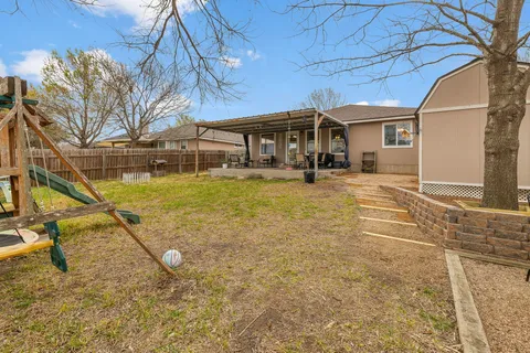 $315,000 | 2100 Oaklawn Drive, Taylor, TX 76574