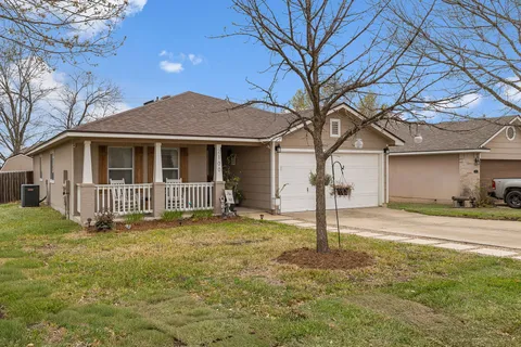 $315,000 | 2100 Oaklawn Drive, Taylor, TX 76574
