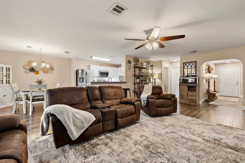 $315,000 | 2100 Oaklawn Drive, Taylor, TX 76574