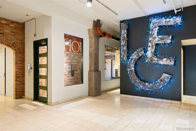 a picture of city view