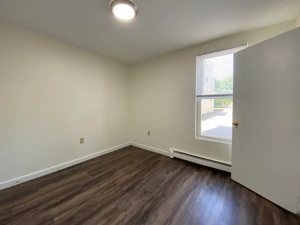 $1,674 | 143 Second Street, Unit 1, Manchester, NH 03102