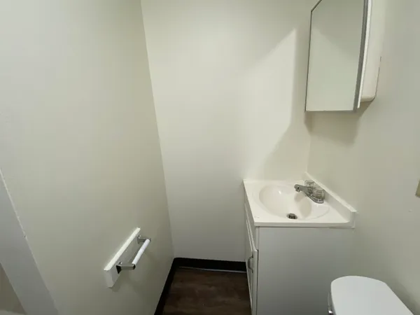 $1,674 | 143 Second Street, Unit 1, Manchester, NH 03102