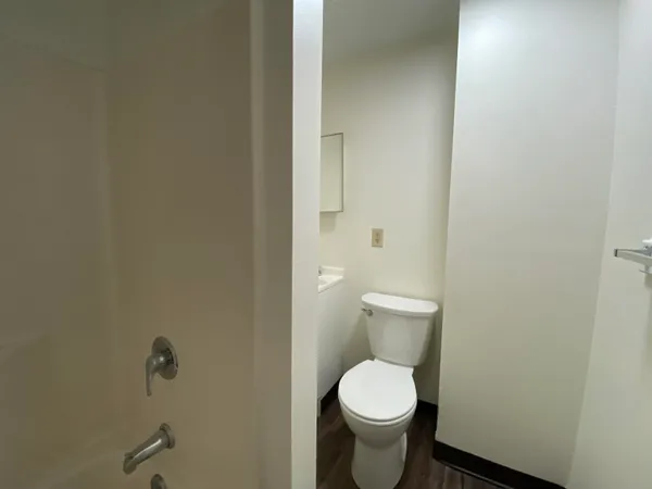 $1,674 | 143 Second Street, Unit 1, Manchester, NH 03102