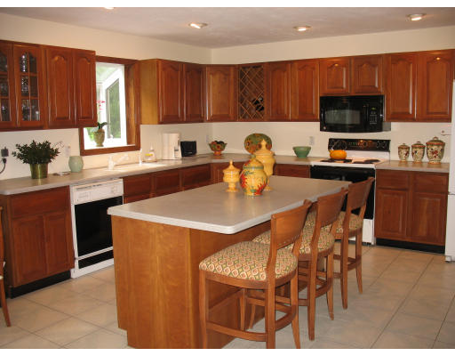 51 Saddle Hill Road Hopkinton, MA 01748 - Photo 3 of 22 Gallery Image 3