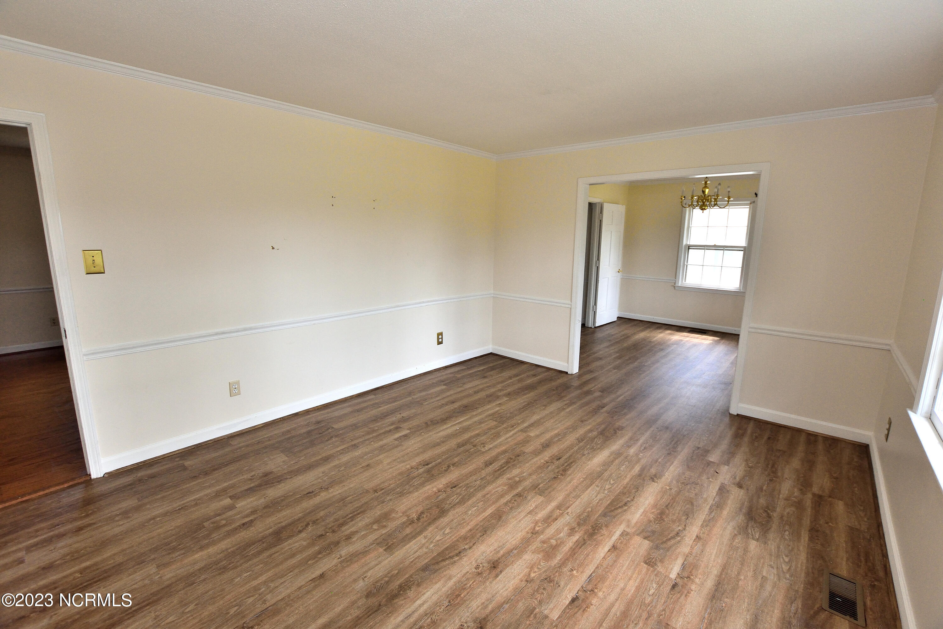1633 Country Club Road Rocky Mount, NC 27804 - Photo 7 of 27 Livingroom