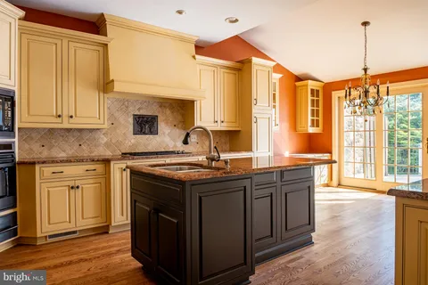 $1,500,000 | 2 Garden Path, Unit 14, Doylestown, PA 18901