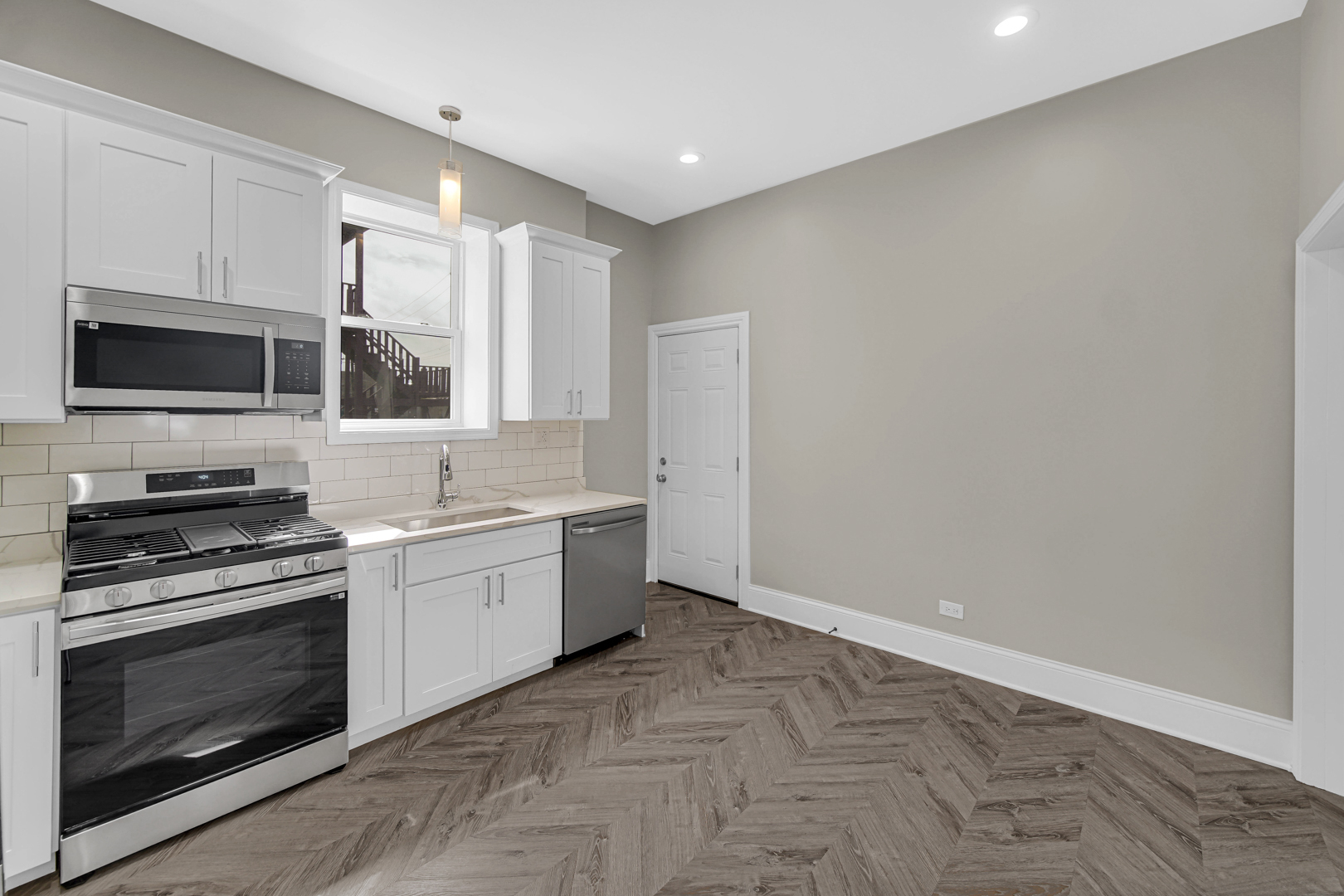 5626 South Wells Street Chicago, IL 60621 - Photo 5 of 34