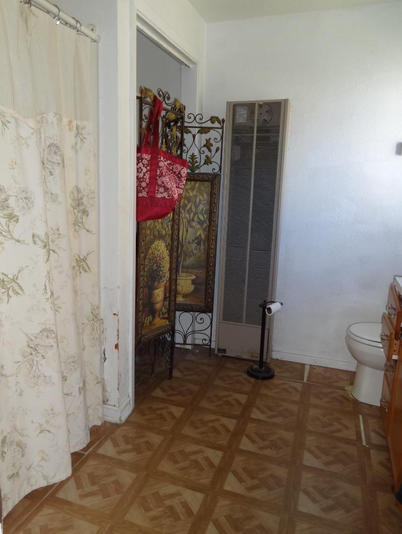 1775 Graf Road Hollister, CA 95023 - Photo 5 of 8 Gallery Image 5