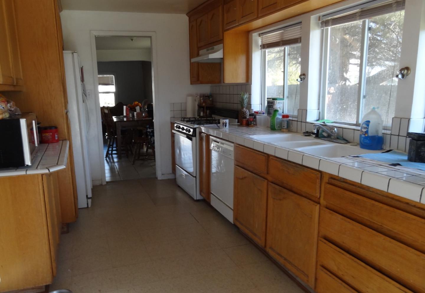 1775 Graf Road Hollister, CA 95023 - Photo 6 of 8 Gallery Image 6