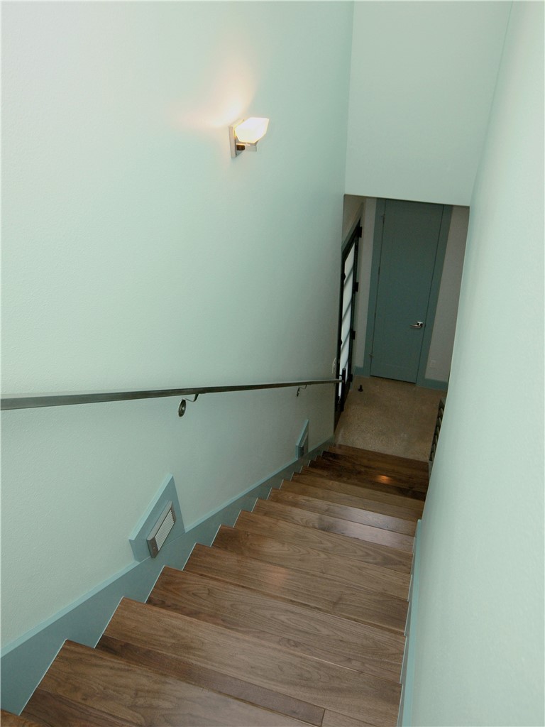 306 Franklin Boulevard, Unit B Austin, TX 78751 - Photo 16 of 23 a view of entryway