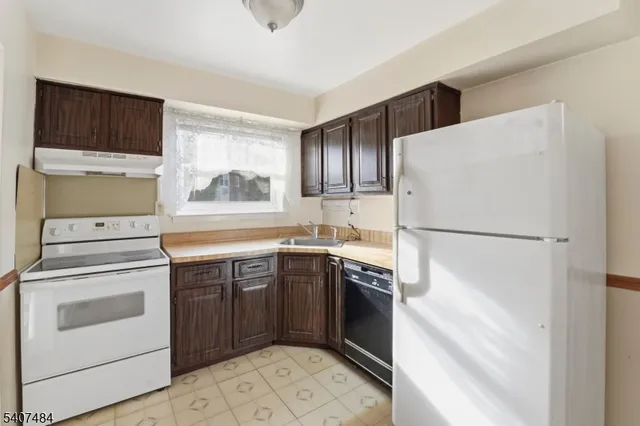 $229,000 | 38 Deanna Drive, Unit 99, Hillsborough, NJ 08844