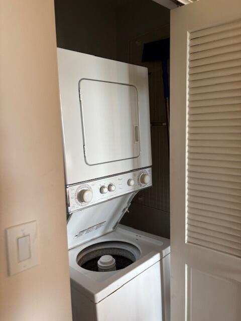 3375 Foothill Road, Unit 533 Carpinteria, CA 93013 - Photo 12 of 12 a utility room with dryer and washer
