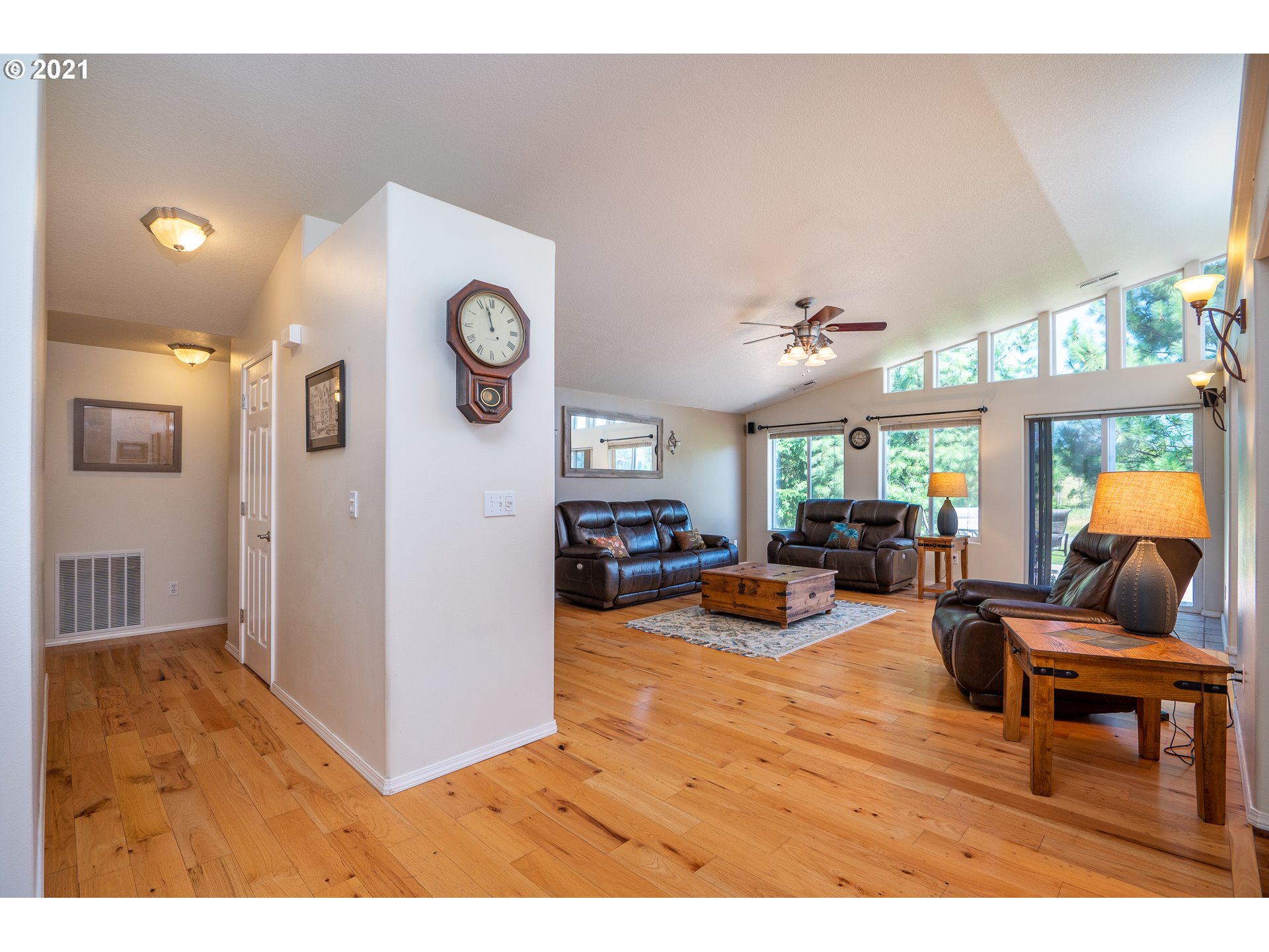 17 Teel Road White Salmon, WA 98672 - Photo 4 of 32 Gallery Image 4