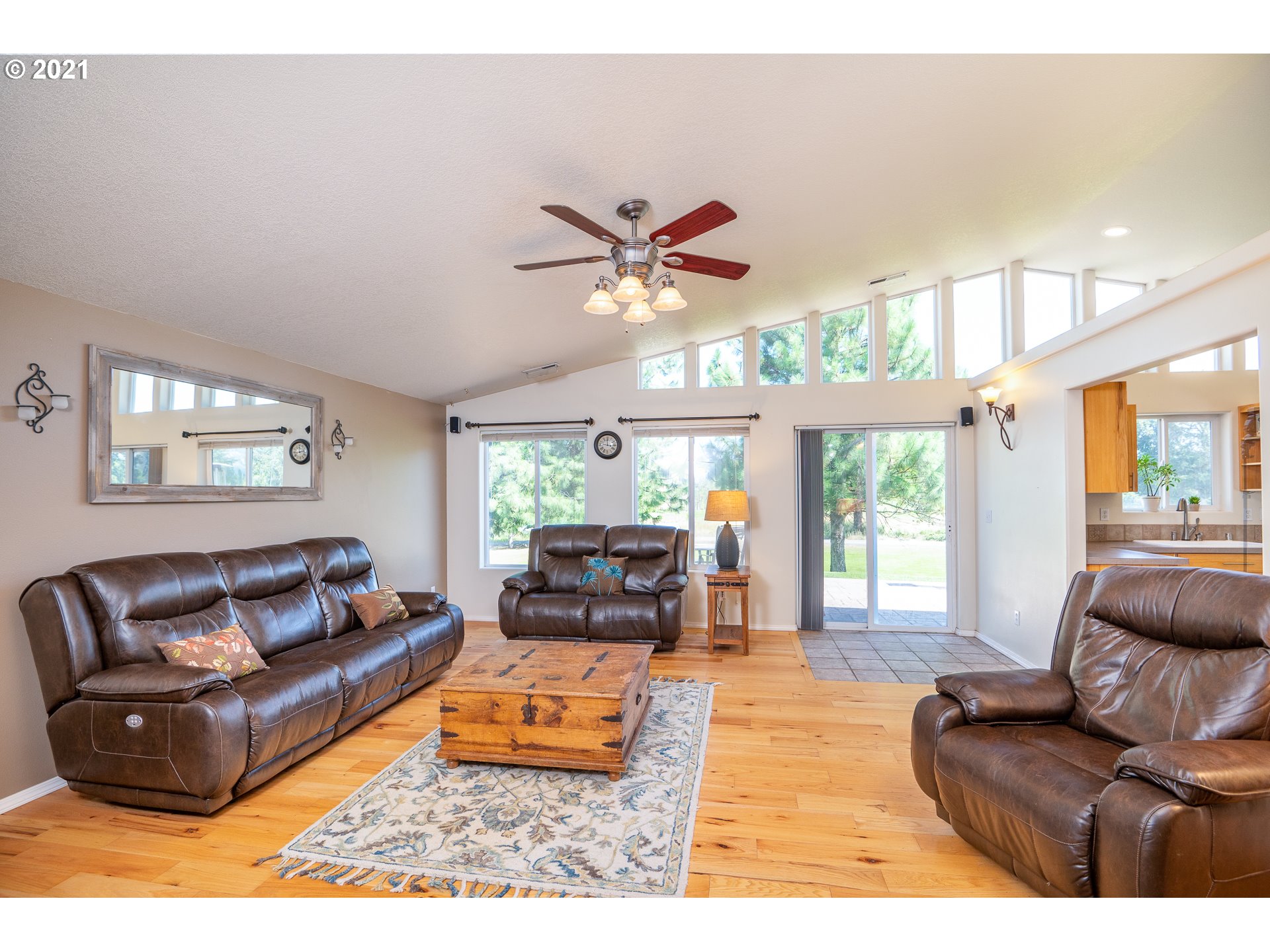 17 Teel Road White Salmon, WA 98672 - Photo 5 of 32 Gallery Image 5