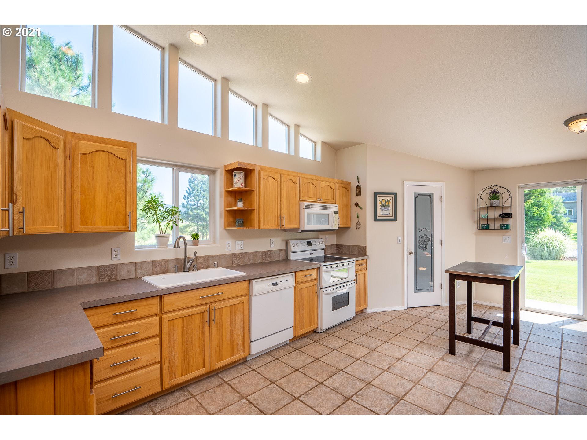 17 Teel Road White Salmon, WA 98672 - Photo 7 of 32 Gallery Image 7