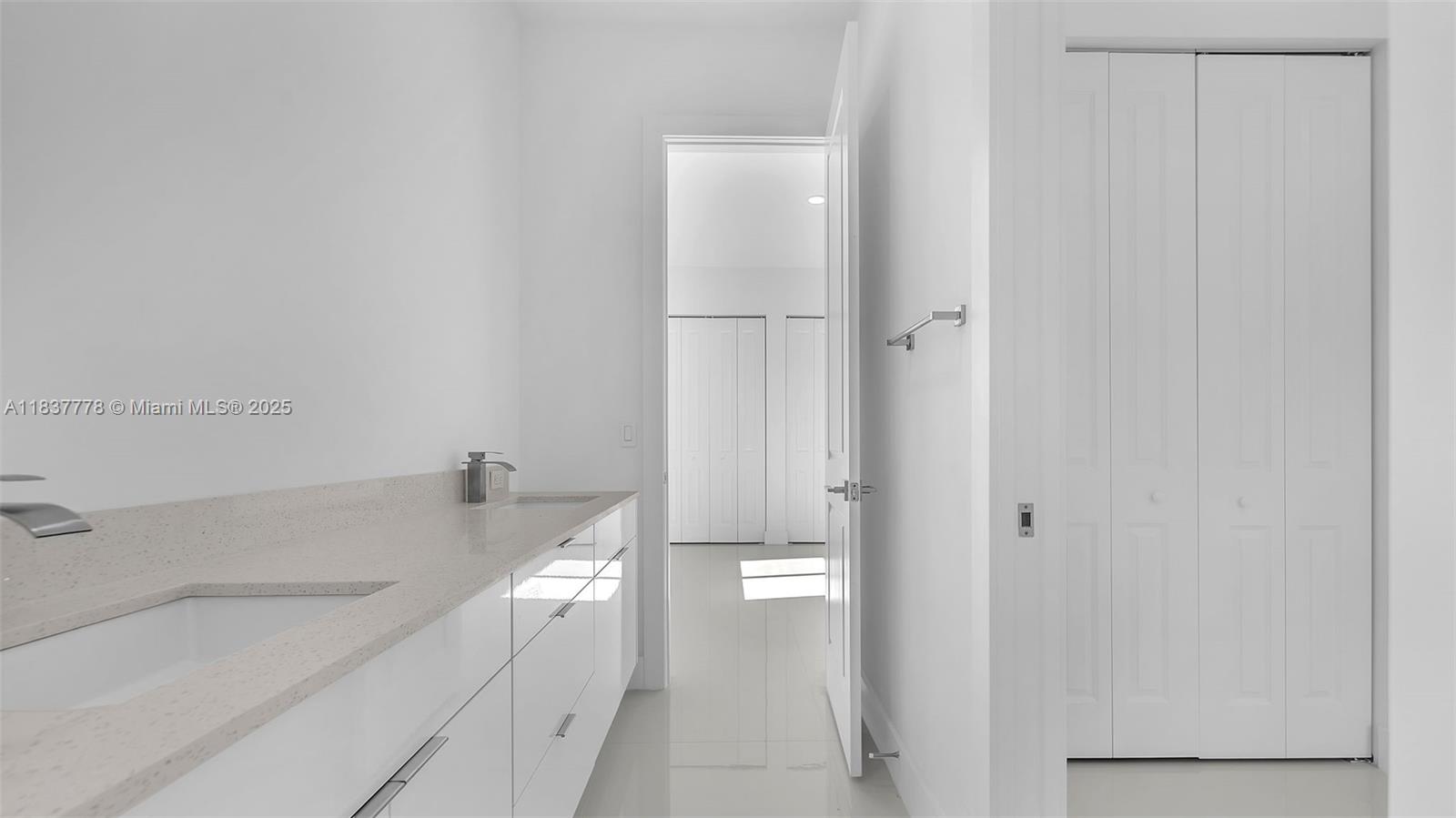 23120 Southwest 154th Court Miami, FL 33170 - Photo 20 of 51 a bathroom with a bathtub and a sink
