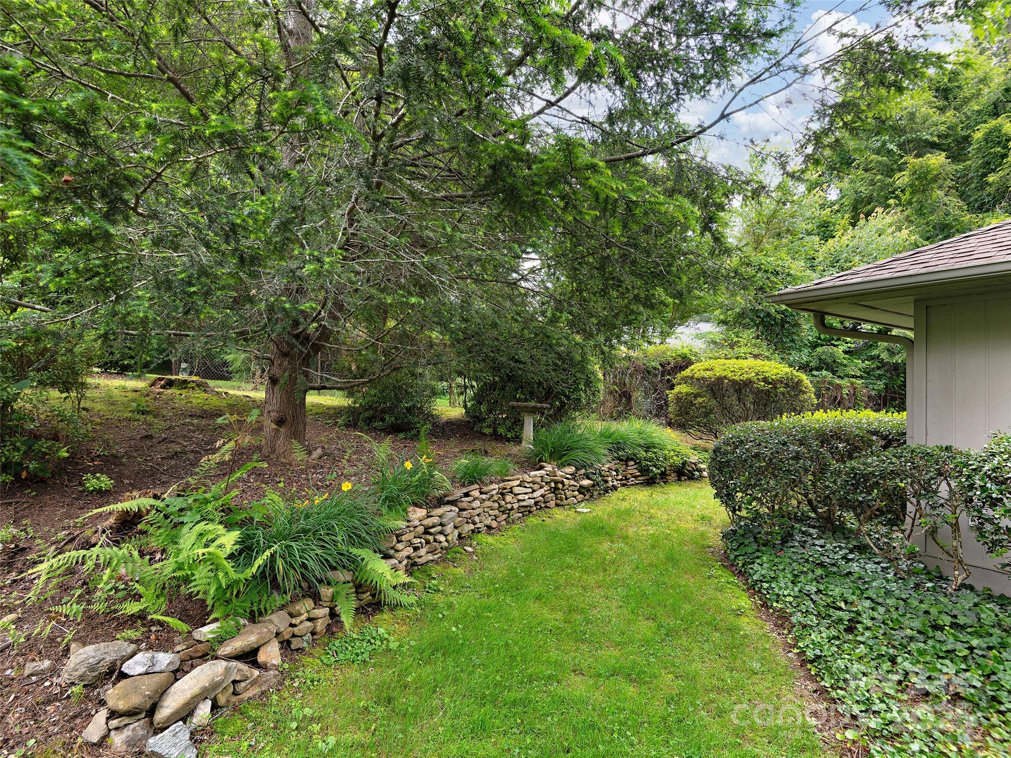 189 Cove Loop Road Hendersonville, NC 28739 - Photo 22 of 27 Gallery Image 22