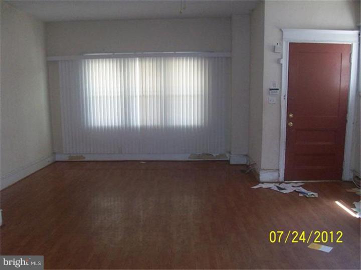 630 Wynnewood Road Philadelphia, PA 19151 - Photo 4 of 12 Living Room