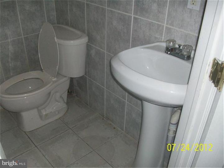 630 Wynnewood Road Philadelphia, PA 19151 - Photo 5 of 12 Half Bath