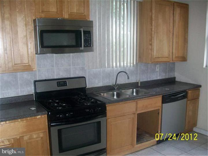 630 Wynnewood Road Philadelphia, PA 19151 - Photo 7 of 12 Kitchen