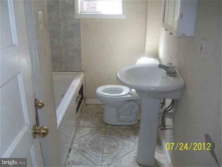 630 Wynnewood Road Philadelphia, PA 19151 - Photo 10 of 12 Bathroom