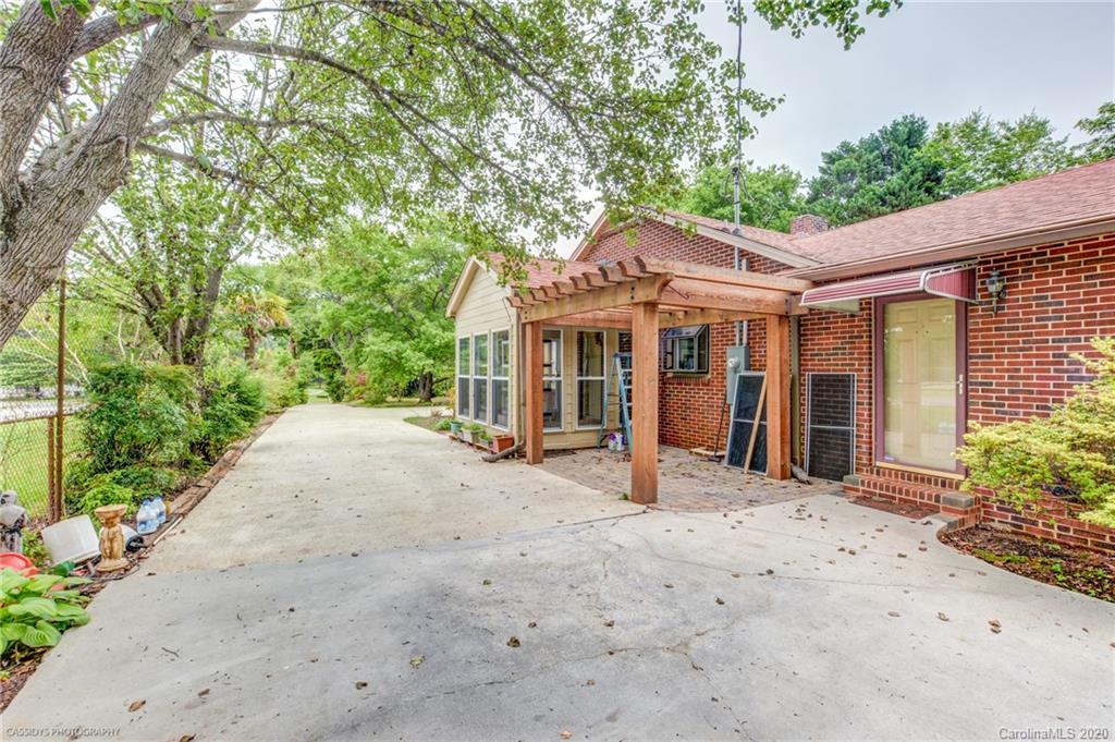 1827 Ebinport Road Rock Hill, SC 29732 - Photo 8 of 47 Gallery Image 8