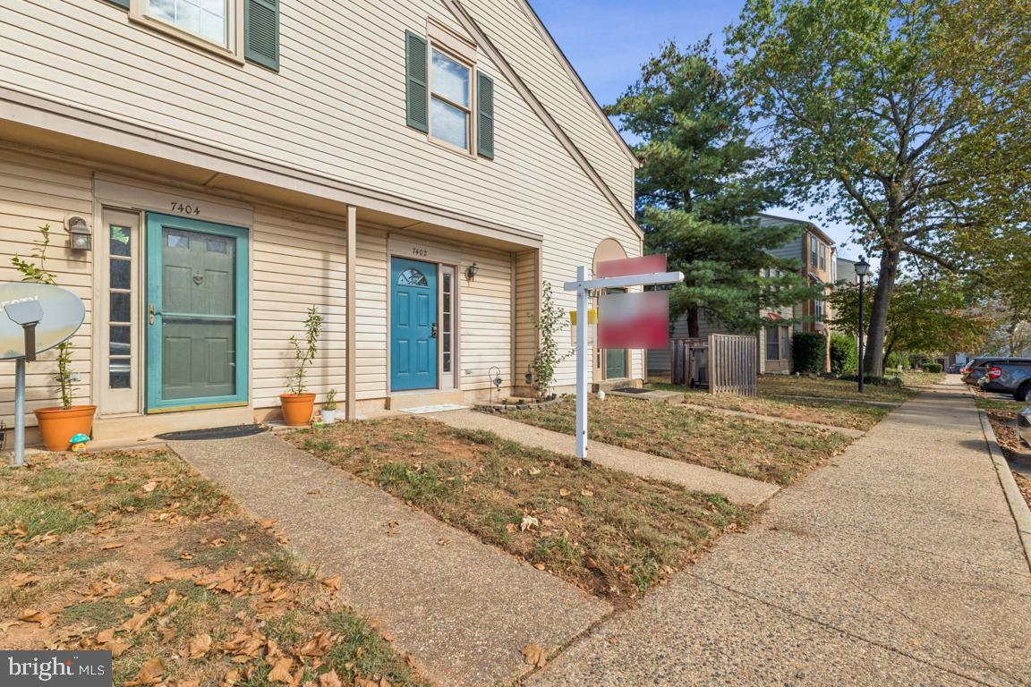 7402 Rokeby Drive Manassas, VA 20109 - Photo 23 of 25 Exterior front