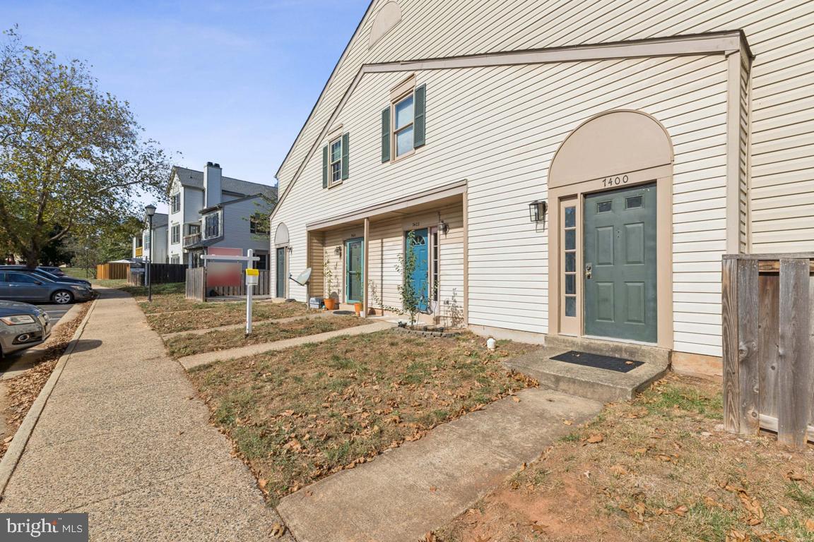 7402 Rokeby Drive Manassas, VA 20109 - Photo 24 of 25 Exterior front