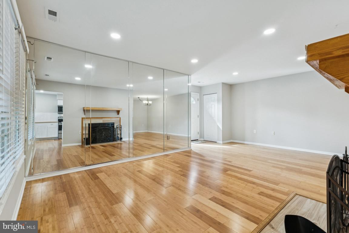7402 Rokeby Drive Manassas, VA 20109 - Photo 5 of 25 Open and spacious living room