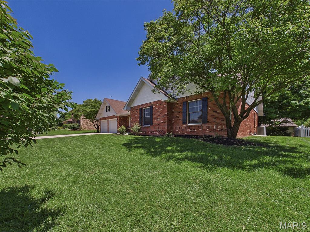 230 Hickory Ridge Belleville, IL 62223 - Photo 2 of 61