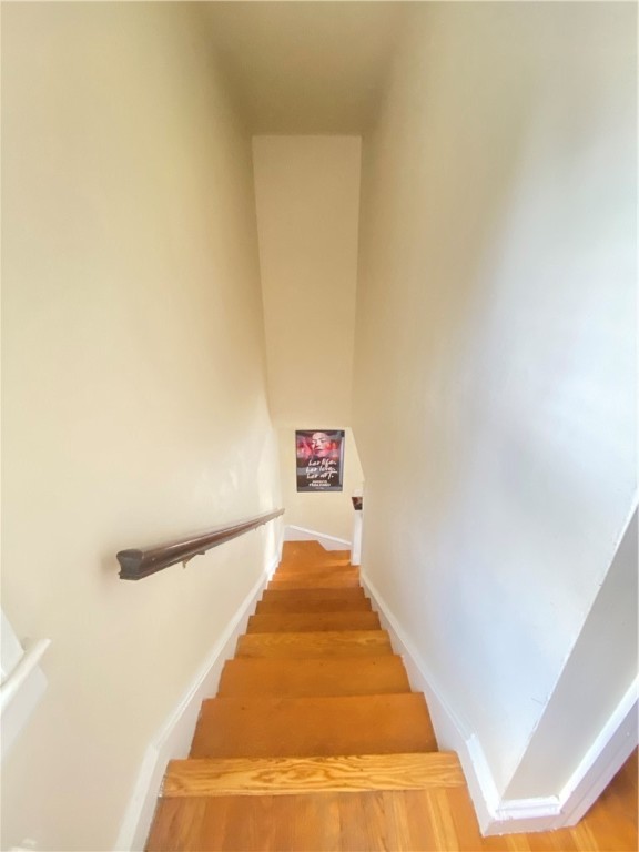 332 Aqueduct Road Cranston, RI 02910 - Photo 12 of 15