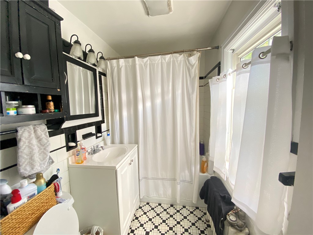 332 Aqueduct Road Cranston, RI 02910 - Photo 15 of 15
