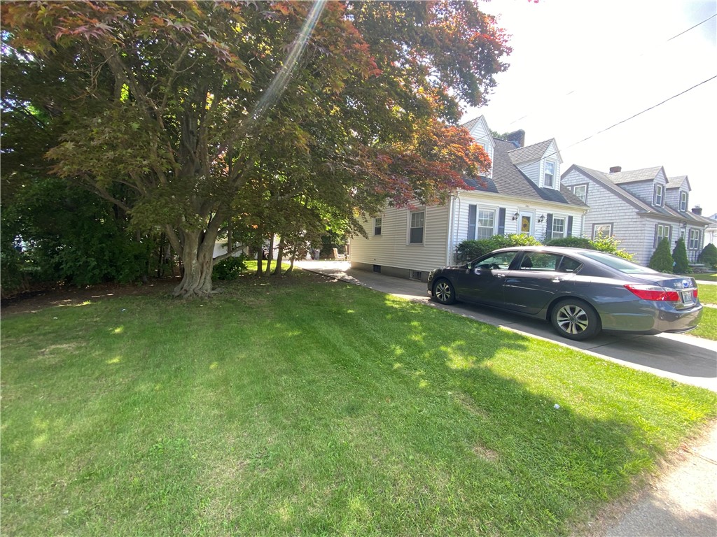 332 Aqueduct Road Cranston, RI 02910 - Photo 2 of 15